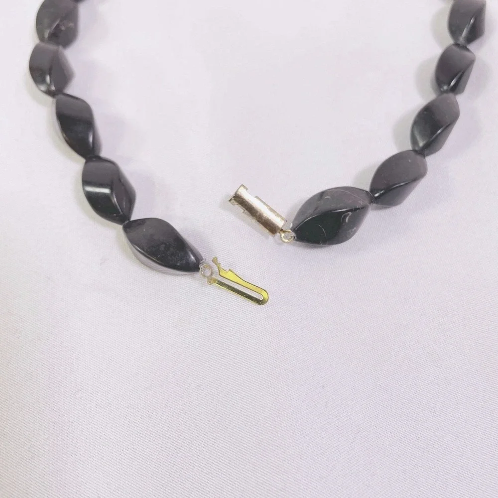 Vintage Black Twisted Marquise‎ Bead Choker Necklace Gold Tone Barrel Clasp Goth